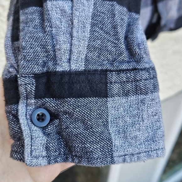 American Eagle AE super soft flannel shirt in charcoal black gray plaid XLT tall - Picture 3 of 6